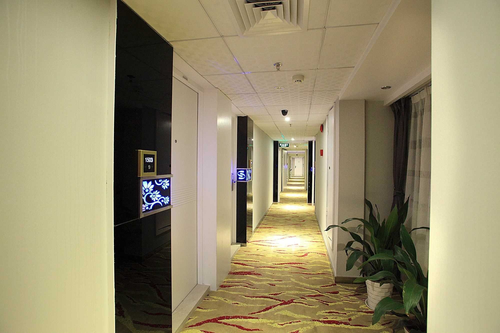 Perthden Hotel Shenzhen Esterno foto